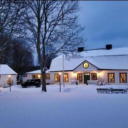 Bergby Herrgard Грисслехамн Экстерьер фото